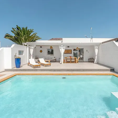 Villa Pon Heated Pool Cozy *
