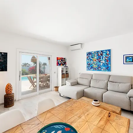 فيلة Pon Heated Pool Cozy بلايا بلانكا