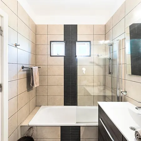 Pon Heated Pool Cozy