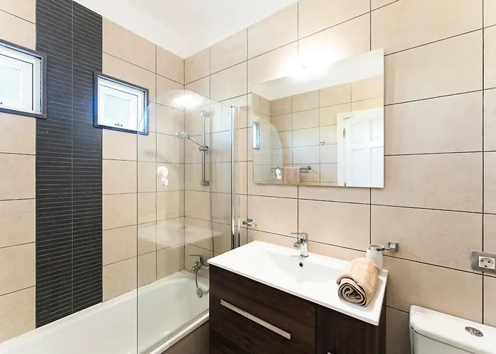 Villa Pon Heated Pool Cozy *