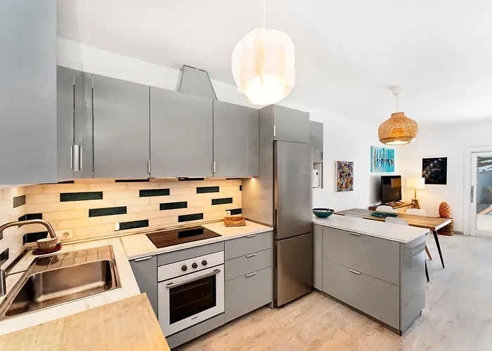 Pon Heated Pool Cozy *